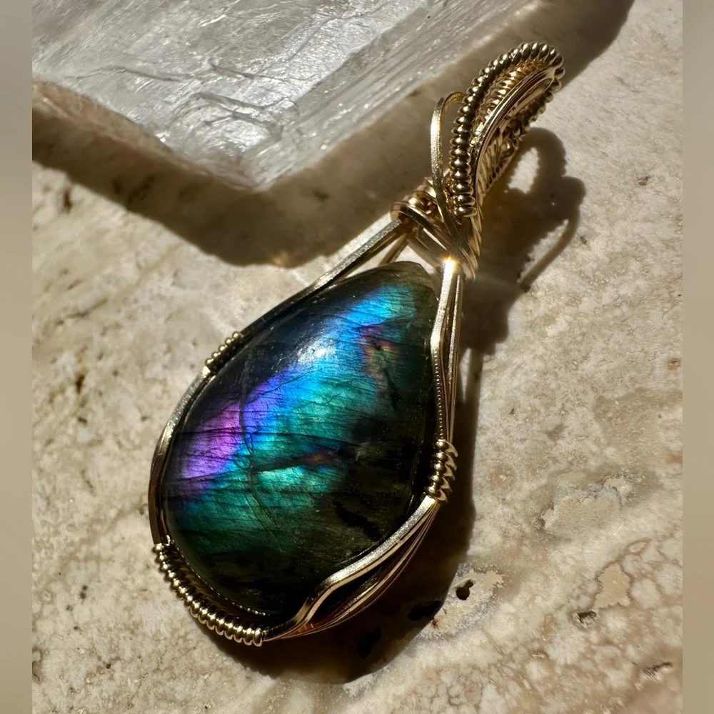 14k Gold Fill Labradorite purple blue green flash Necklace Pendant!